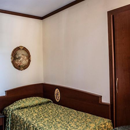 Hotel Garibaldi ミラッツォ エクステリア 写真